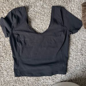 Size 6 Lulu Align crop T